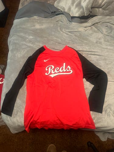 cincinnati reds pullover