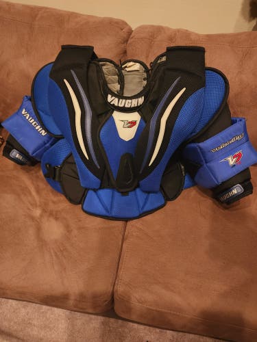 Used Small / Medium Vaughn Velocity V7 Goalie Chest Protector Pro Stock