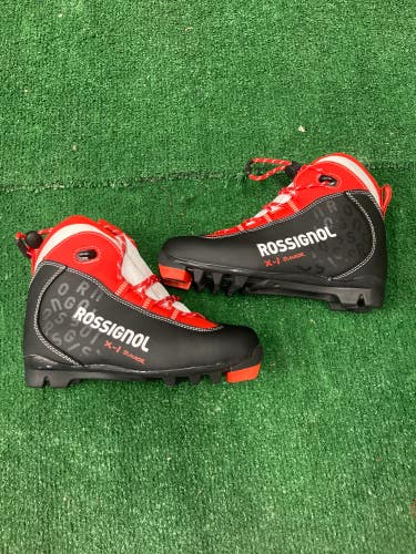 New Rossignol X1 Jr. Size 12 (30) Cross Country Ski Boots