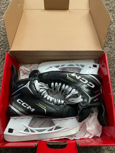 Senior CCM Tacks XF80 Hockey Skates-Size 9W-BRAND NEW