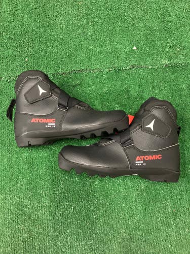 New Atomic Pro Jr. Cross Country Ski Boots Size 4 (Prolink)