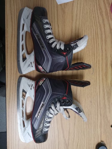 Used Junior Bauer Vapor X600 Hockey Skates Regular Width Size 3.5