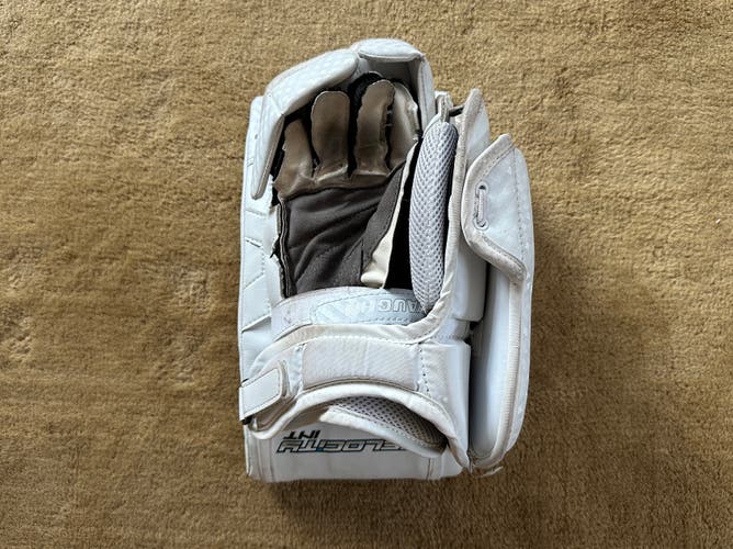 Vaughn v9 Intermediate Glove & Blocker