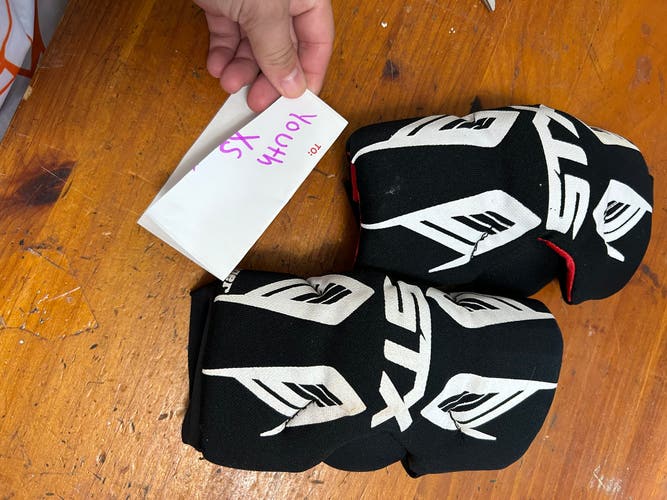 Lacrosse elbow pads . Youth Xs