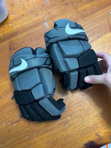 Nike lacrosse gloves youth medium