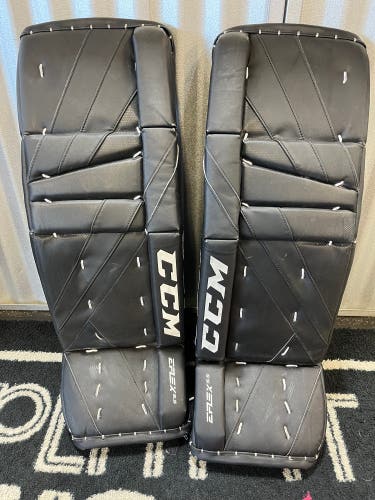 Used 30" +1 CCM Eflex 5.5 Goalie Leg Pads