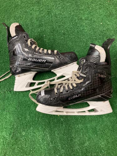 Used Senior Bauer Supreme Mach Hockey Skates Regular Width Pro Stock 9