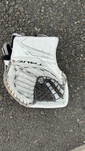 Used Regular Pro Stock L12.2 Goalie Glove 590 Break