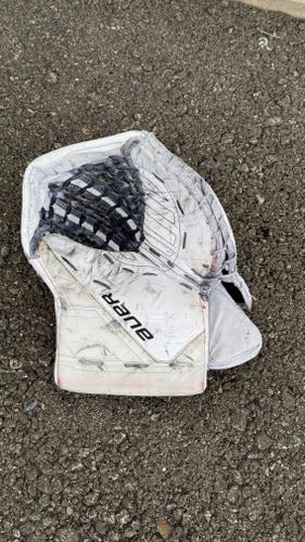 Used Bauer Mach Trapper Glove Regular