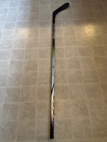 Used Senior Bauer Right Handed P28 Vapor Hyperlite 2 Hockey Stick