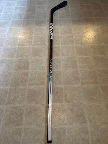 Used Senior Bauer Right Handed P28 Vapor Hyperlite Hockey Stick