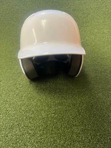 Easton White Helmet (9240)