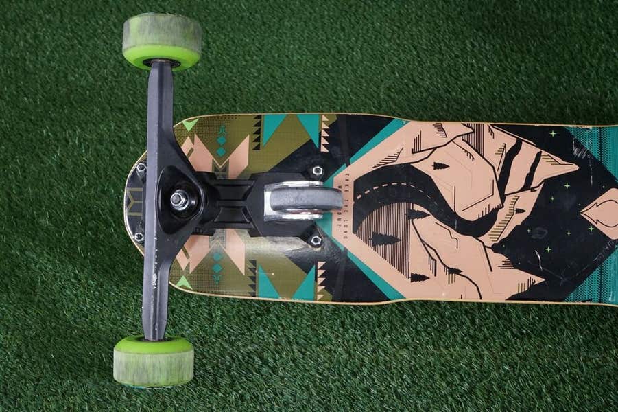 FREEBORD G3 MOUNTAINEER 80CM SKATEBOARD ~ IN USED CONDITION ~ READ
