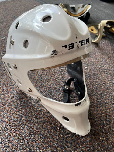 Bauer NME9 Goalie Helmet 2010