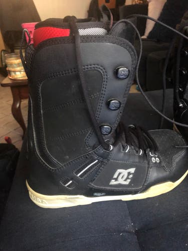 Used Size 10 (Women's 11) Men's DC Snowboard Boots