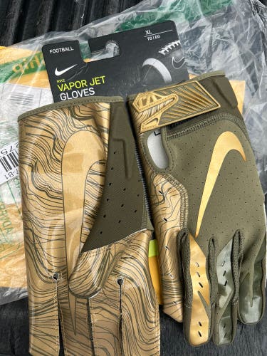 Nike vapor jet gloves