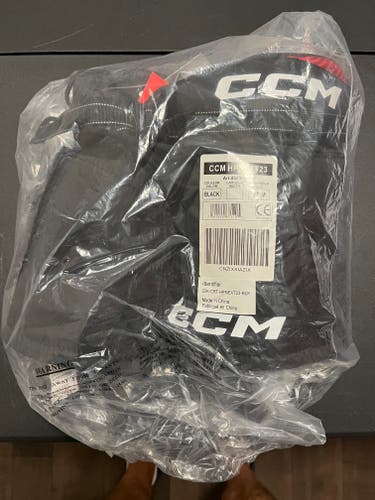 New Youth Medium CCM Hockey Pants