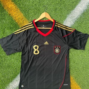 Germany 2010 Away - Özil - Retro Soccer Jersey