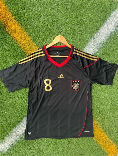 Germany 2010 Away - Özil - Retro Soccer Jersey