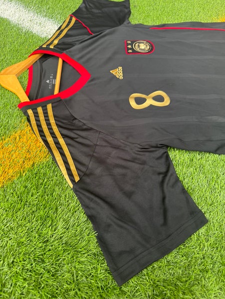 Germany 2010 Away - Özil - Retro Soccer Jersey