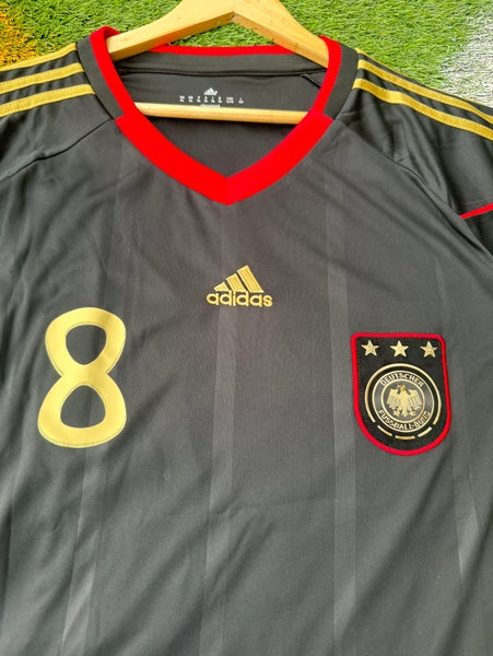 Germany 2010 Away - Özil - Retro Soccer Jersey