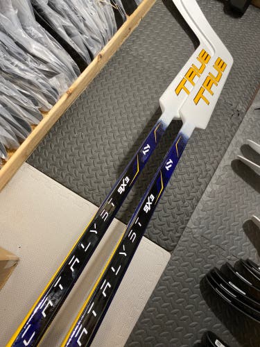 1x New True Catalyst 9X3 Goalie Stick Binnington 25”