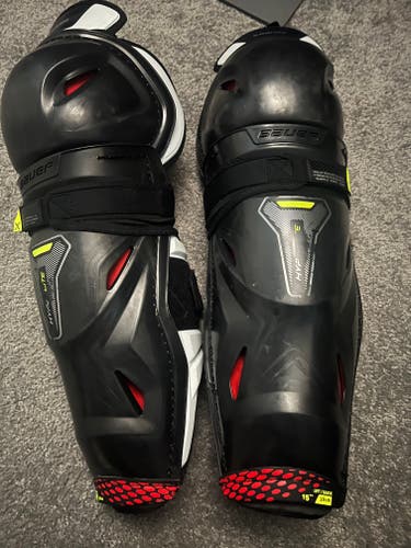 Used Senior Bauer Vapor Hyperlite 15" Shin Pads