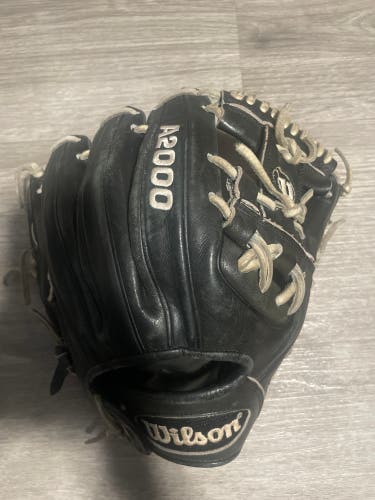 Used  Infield 11.5" A2000 Baseball Glove