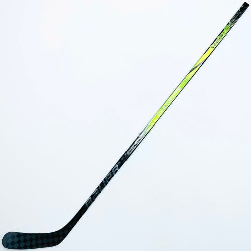 Custom Gold Bauer Vapor Hyperlite 2 Hockey Stick-RH-P90TM-70 Flex-Grip W/ Full Tactile