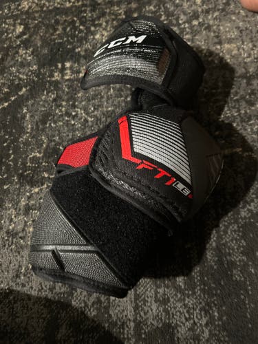 New Senior CCM  JetSpeed FT1 Elbow Pads