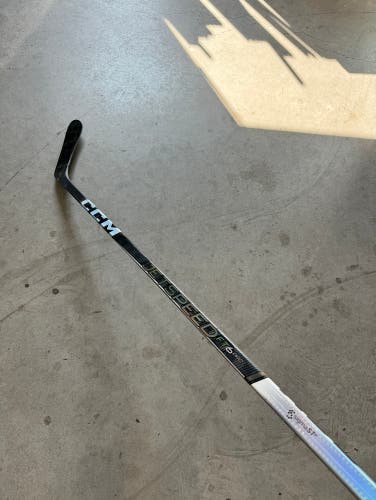 Used Senior CCM Right Handed P28 Flex 80 Pro Stock Jetspeed FT6 Pro Hockey Stick