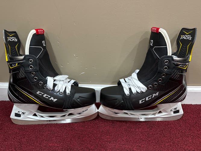 New CCM AS1 Pro Stock Skates Size 6.5 Item#MN651