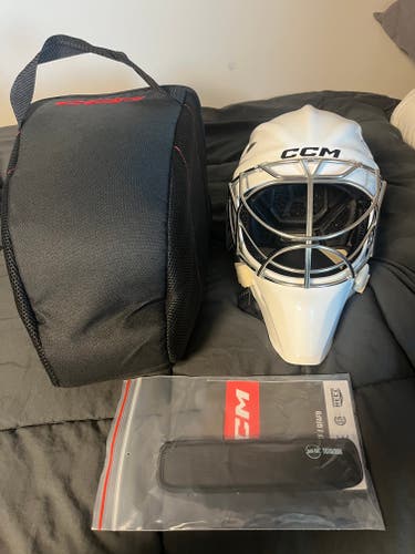 Like New CCM Axis XF Mask (Medium)