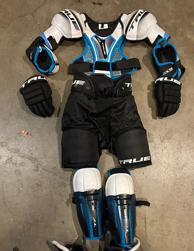 True AX 9 youth ice hockey starter kit. Small.