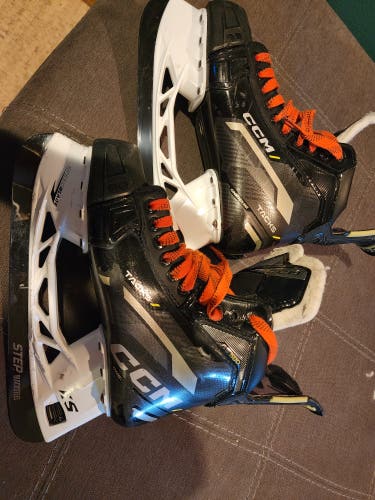 Used Intermediate CCM Tacks AS580 Hockey Skates Regular Width 6