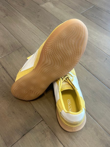 Size 11.5 Men’s Nike Streetgato Indoor Soccer Shoes Yellow Gold