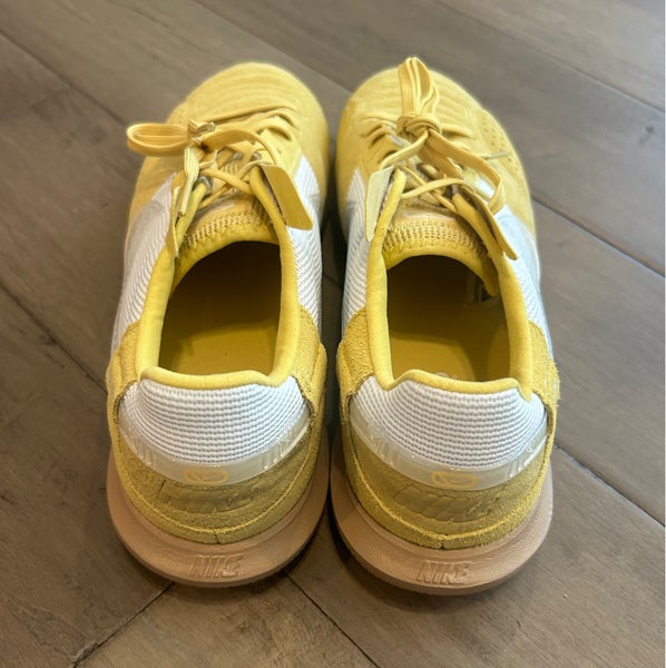 Size 11.5 Men’s Nike Streetgato Indoor Soccer Shoes Yellow Gold