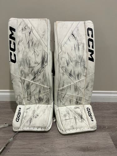 Used 30" CCM Axis 2.9 Goalie Leg Pads