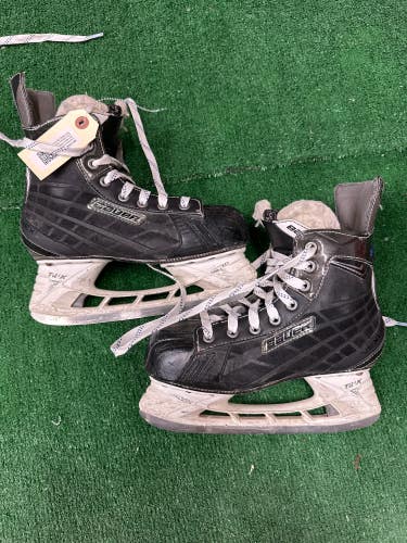 Used Intermediate Bauer Nexus 5000 Hockey Skates Extra Wide Width Size 5.5