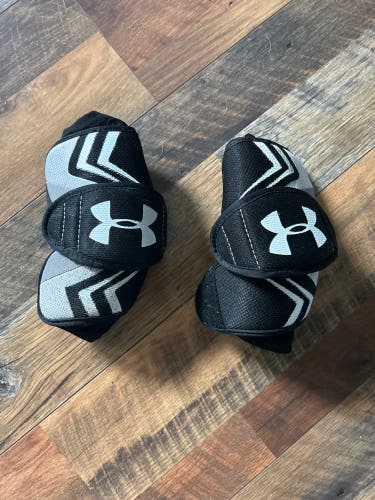 Used Youth Under Armour VFT Sleeves Arm Pads