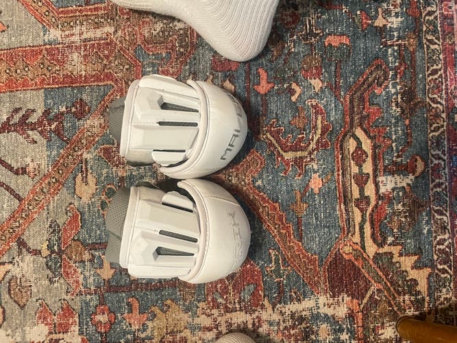 Used Adult Maverik Max Arm Pads