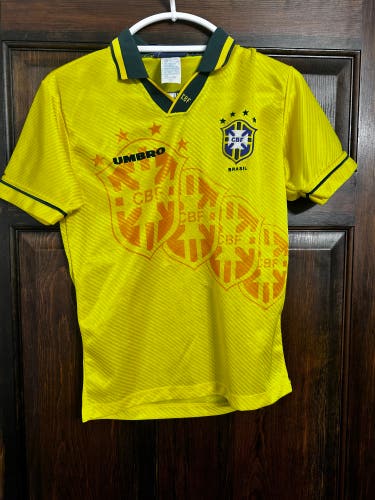 USED UMBRO YOUTH SOCCER JERSEY CBF BRAZIL