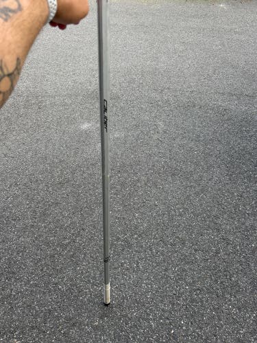 Maverik defense lacrosse shaft