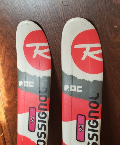 93cm Kids Skis ROSSIGNOL ROC with KIDS ROSSIGNOL COMP KIDS 2.5 Bindings *USED* CLEAN