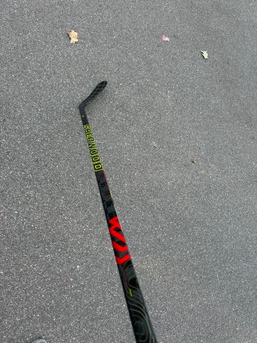 New Senior Sher-Wood Right Handed P92 Rekker Legend Pro Hockey Stick