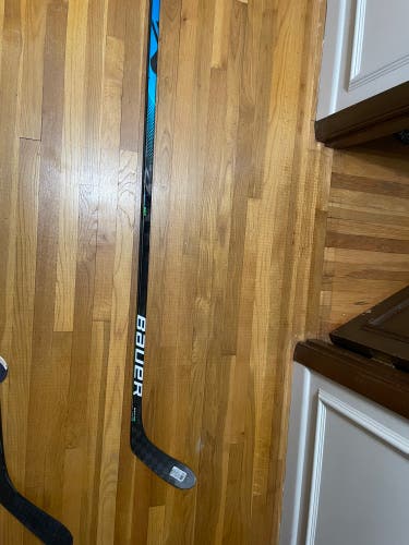 Slightly Used Senior Bauer Left Hand P28 Nexus Geo Hockey Stick