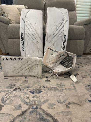 Used  Bauer Regular  Hyperlite Goalie Full Set