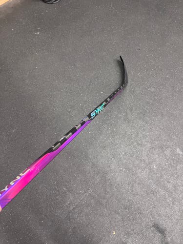 Used Senior Bauer Right Handed P28M Nexus Sync Hockey Stick