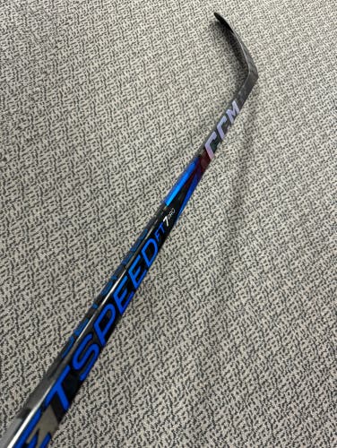 CCM Blue Jetspeed FT7 Pro 65 flex P28 curve right hand stick