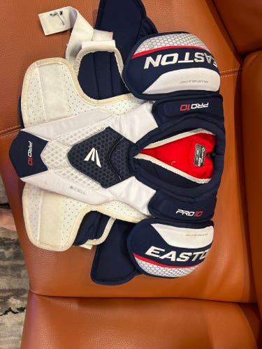 Easton PRO10 Shoulder Pads